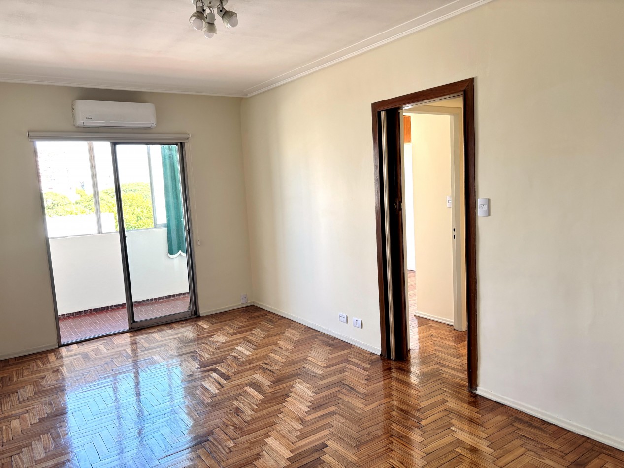 Flores + u$s89000 + Flores + Reciclado a Nuevo + Departamento 3 ambientes 2 Balcones piso 8 