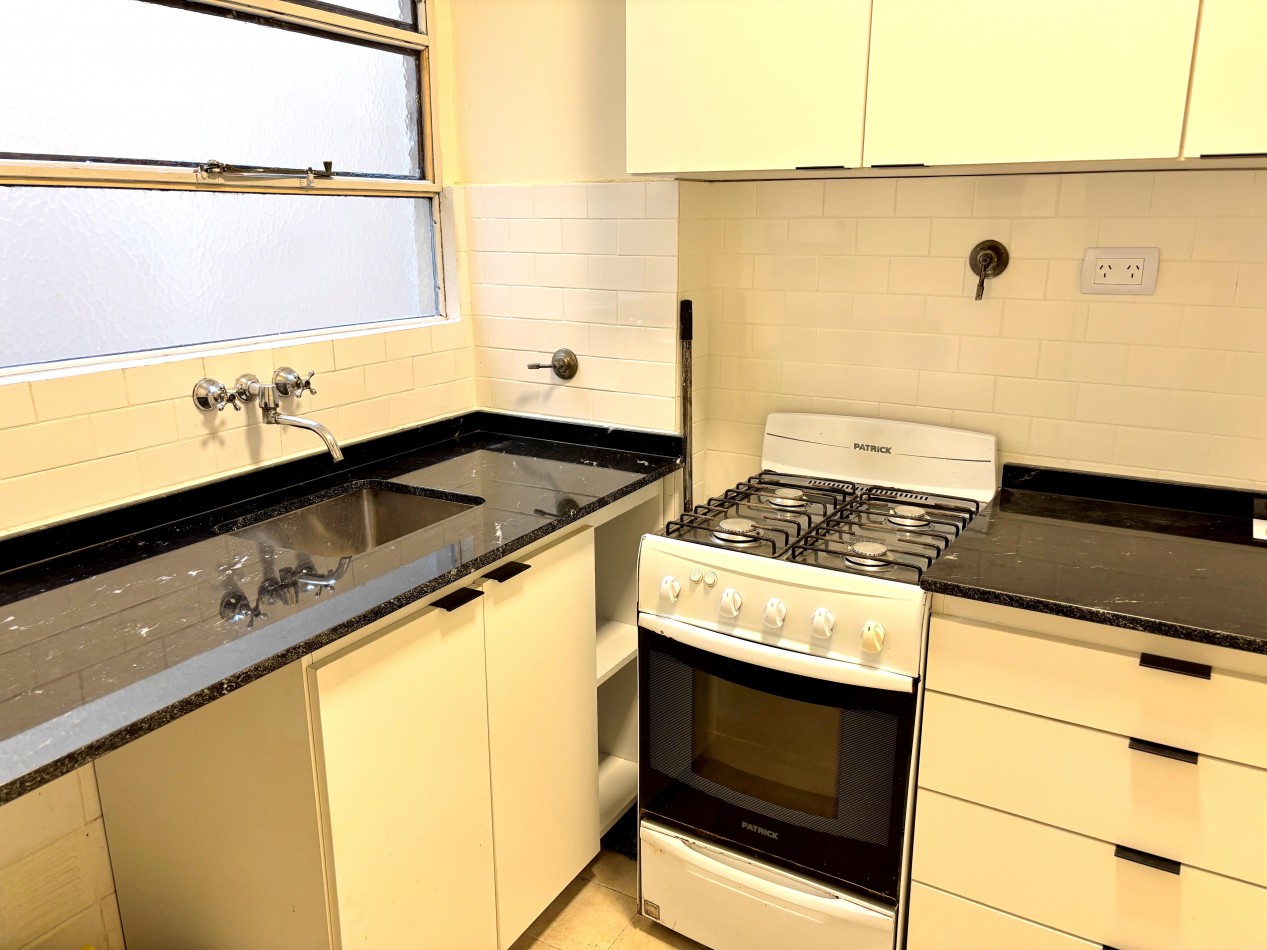 Flores + u$s89000 + Flores + Reciclado a Nuevo + Departamento 3 ambientes 2 Balcones piso 8 