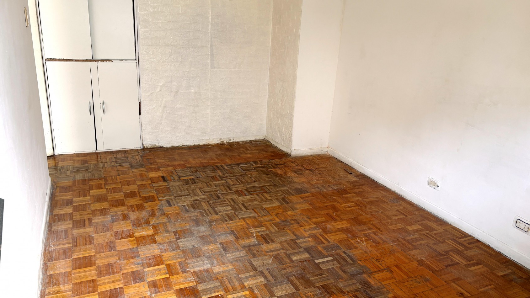 Venta Libertad al 300 - Depto 2 ambientes Balcon Piso 5to 40m2 u$s62.000 Exp: $140.000 Contrafrente