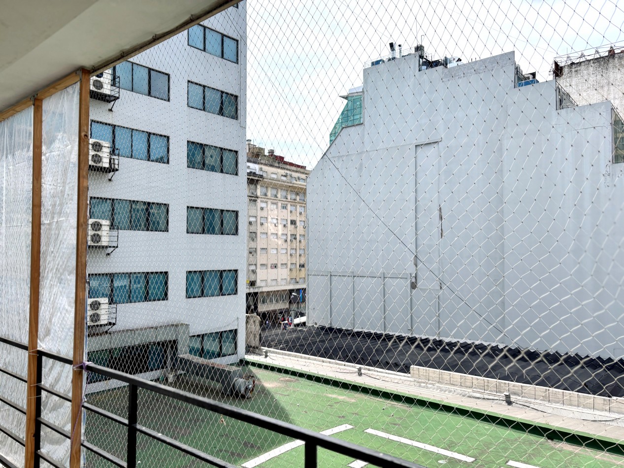 Venta Libertad al 300 - Depto 2 ambientes Balcon Piso 5to 40m2 u$s62.000 Exp: $140.000 Contrafrente