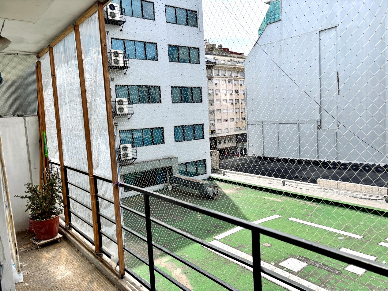 Venta Libertad al 300 - Depto 2 ambientes Balcon Piso 5to 40m2 u$s62.000 Exp: $140.000 Contrafrente