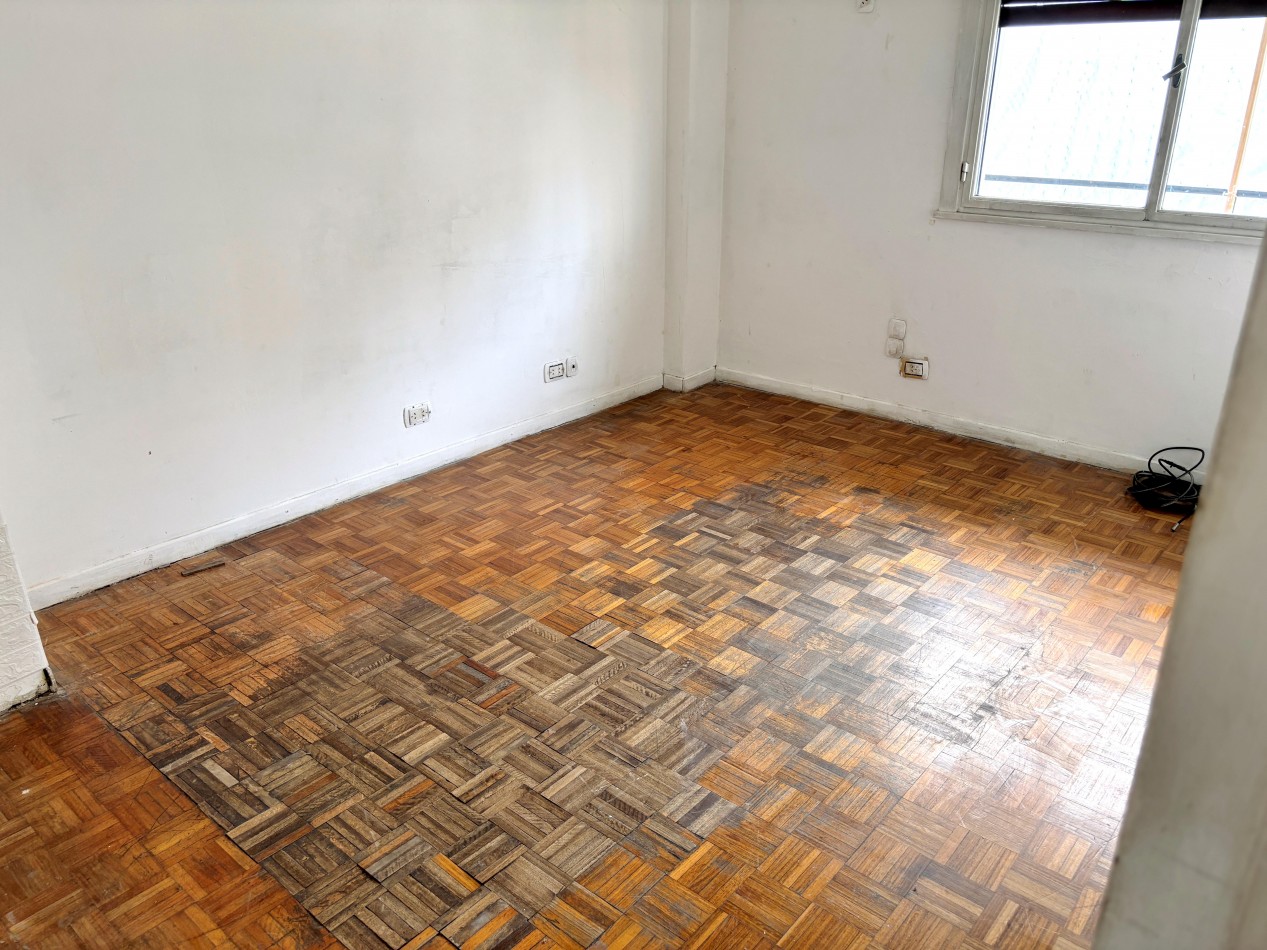 Venta Libertad al 300 - Depto 2 ambientes Balcon Piso 5to 40m2 u$s62.000 Exp: $140.000 Contrafrente