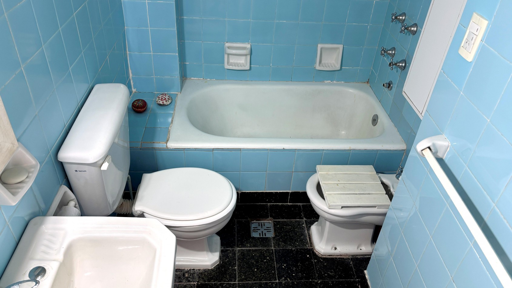 Venta Libertad al 300 - Depto 2 ambientes Balcon Piso 5to 40m2 u$s62.000 Exp: $140.000 Contrafrente