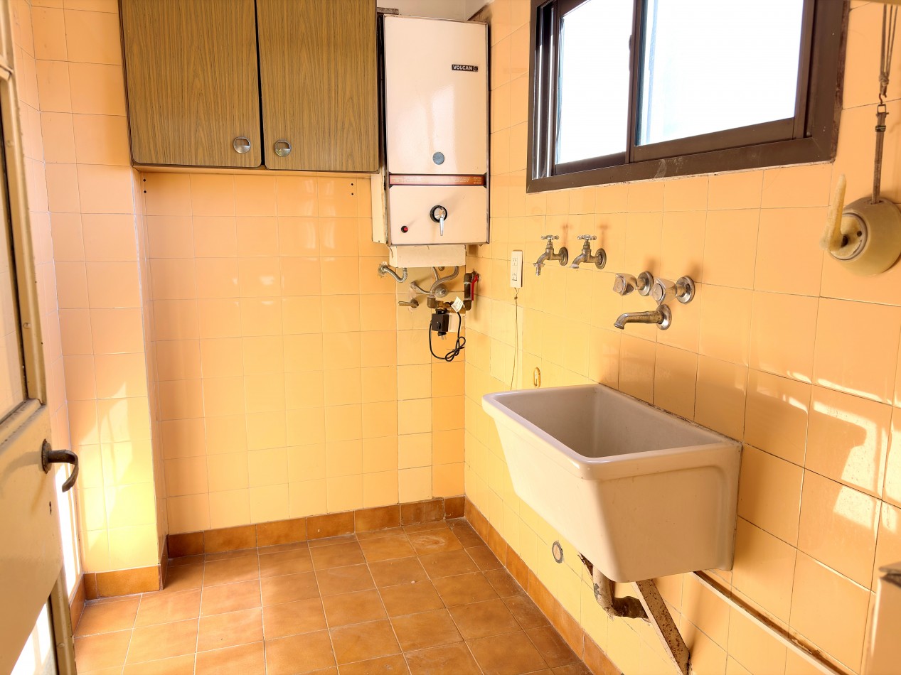 Villa Crespo - Depto 3 Amb Baño y Toil - Balcon Corrido - Estado de Israel al 4300 u$s130.000