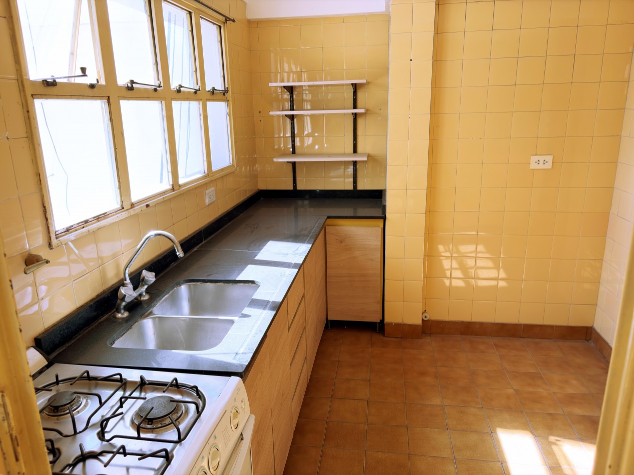 Villa Crespo - Depto 3 Amb Baño y Toil - Balcon Corrido - Estado de Israel al 4300 u$s130.000