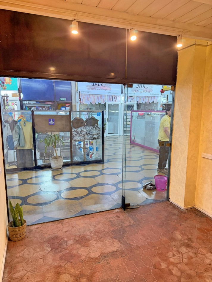 Caballito Local en Galeria Centenera U$s34.900 Oportunidad Tomo Auto en Pago!